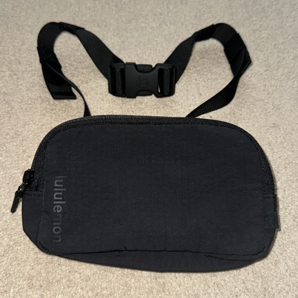 Lululemon Mini Belt Bag - Picture 6 of 8